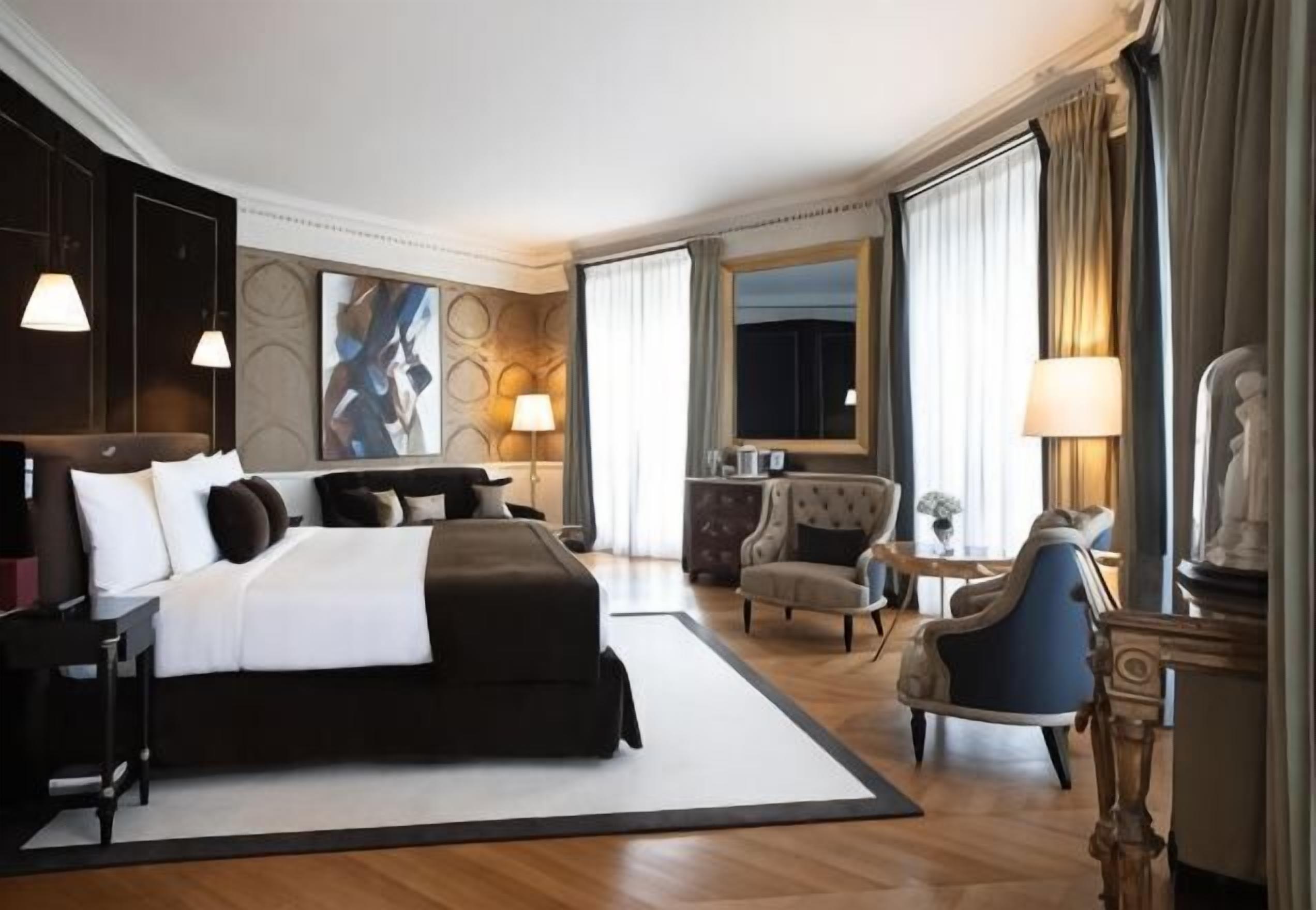 Premium bedding, down duvets, free minibar items, in-room safe