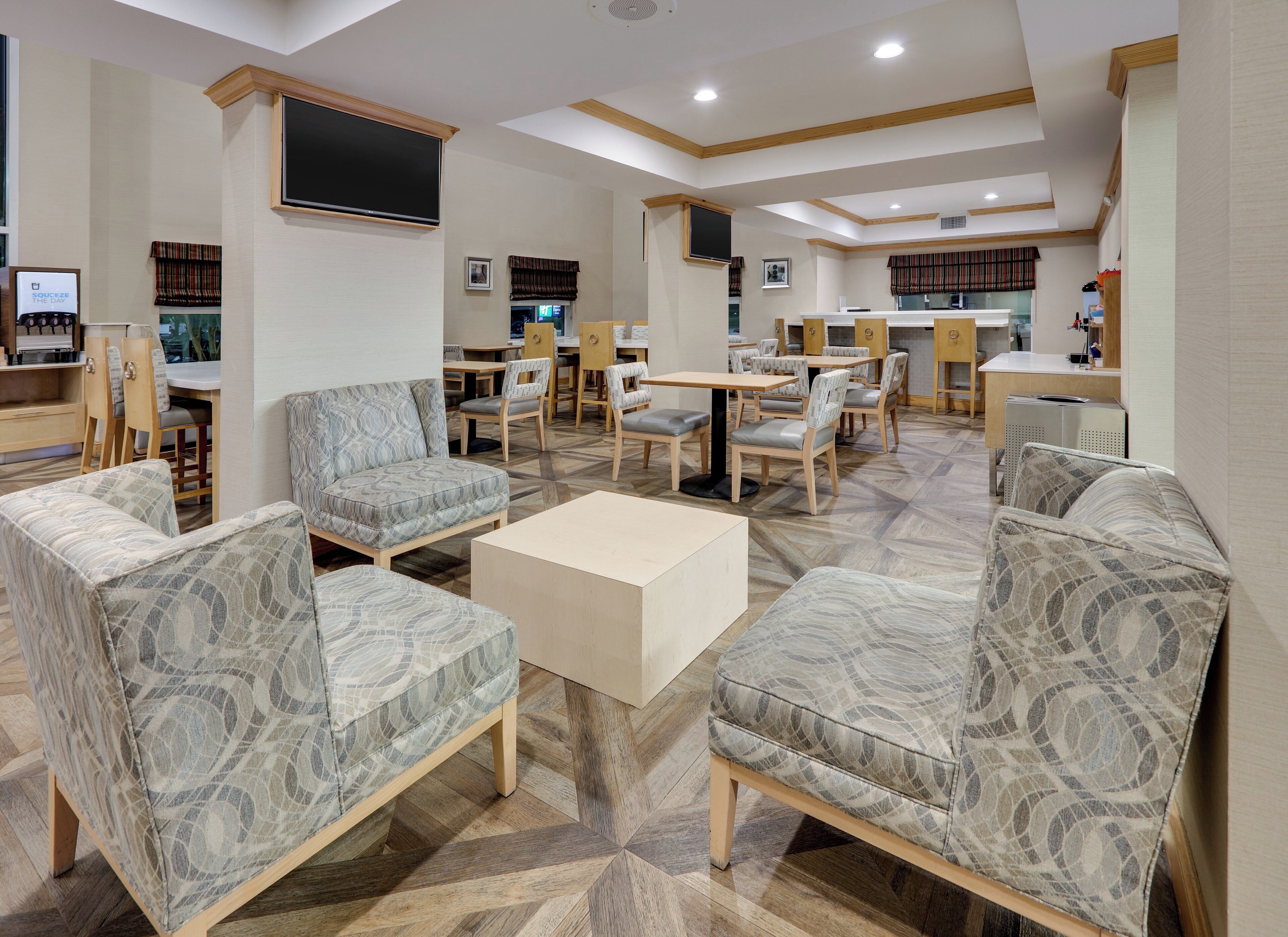 Photo - Holiday Inn Express  & Suites San Antonio Se