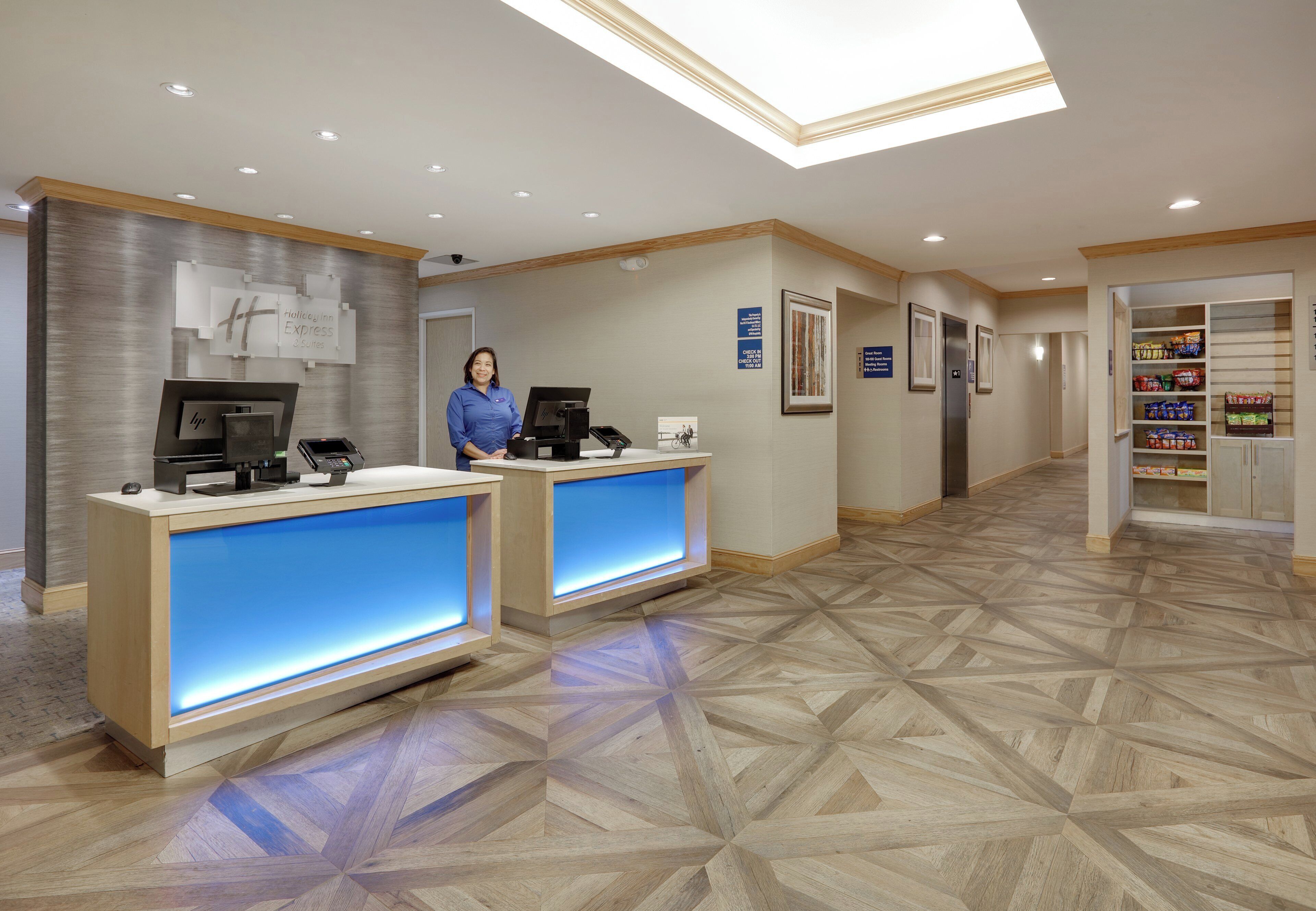 Photo - Holiday Inn Express  & Suites San Antonio Se