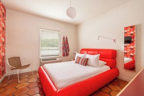 واي فاي مجانًا وملاءات أسرّة