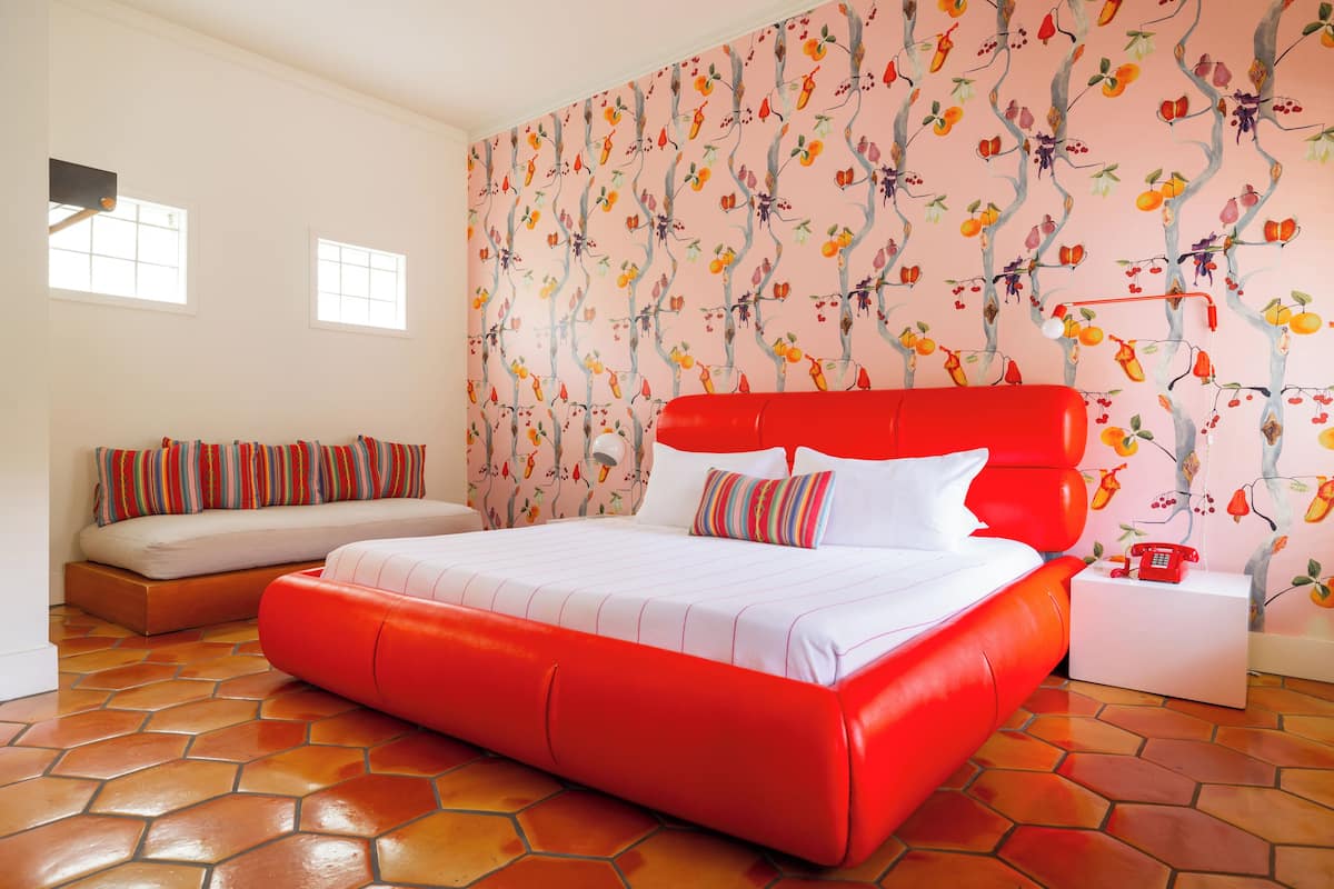 1 bedroom, free WiFi, bed sheets