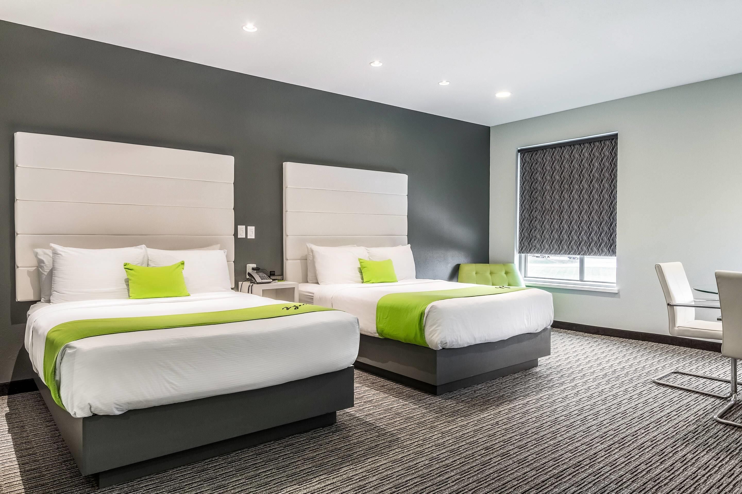 Ropa de cama de alta calidad y escritorio 