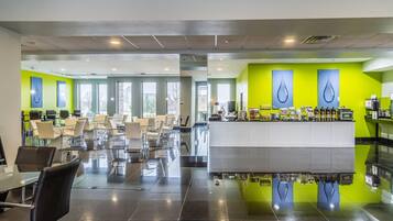 Tägliches inbegriffenes Frühstücksbuffet