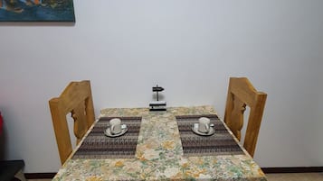 Standard Room | In-room dining