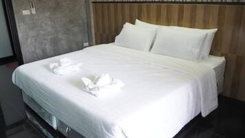 Superior Room | Minibar, rollaway beds, free WiFi