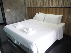 Superior Room | Minibar, rollaway beds, free WiFi