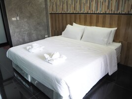 Superior Room | Minibar, rollaway beds, free WiFi