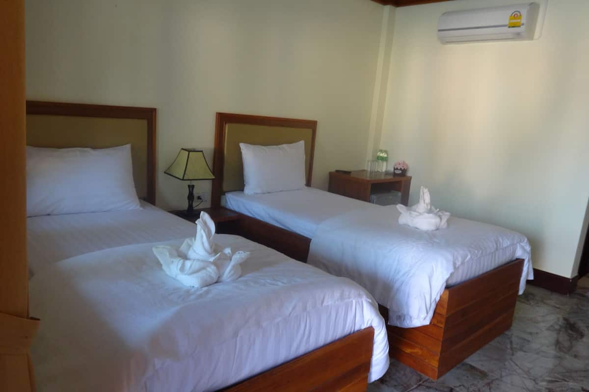 Standard Room | Minibar, rollaway beds, free WiFi