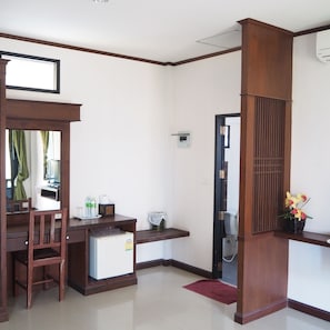 Deluxe Villas | Minibar, rollaway beds, free WiFi