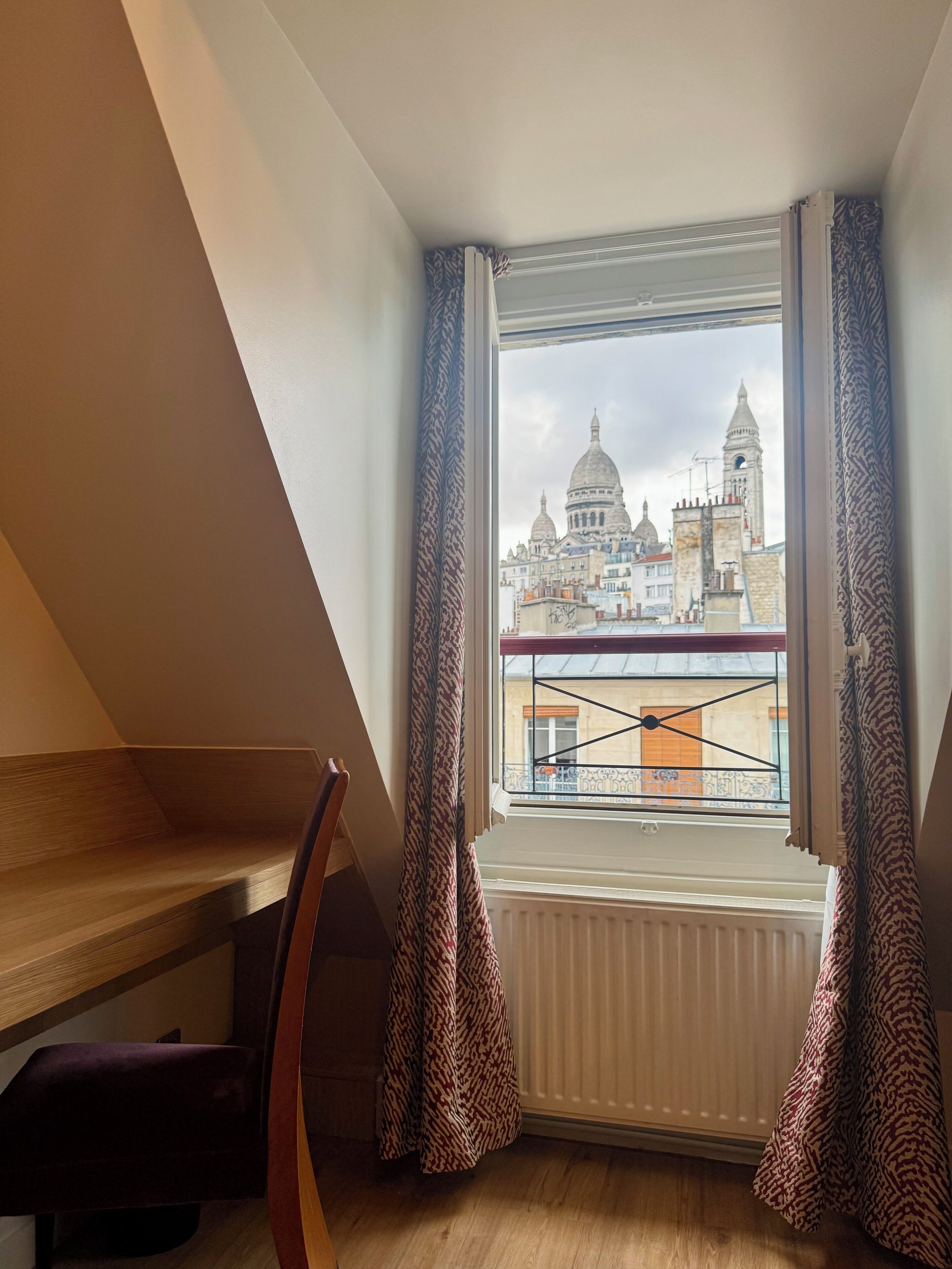 Grand Studio | Premium bedding, free WiFi, bed sheets