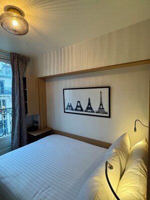 Chambre Simple | Literie de qualité supérieure, Wi-Fi gratuit, draps fournis