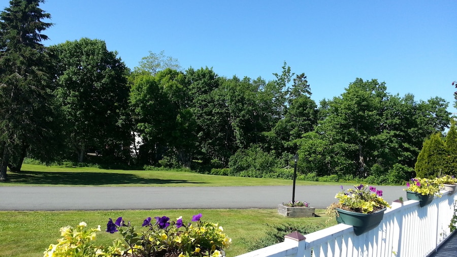 Granite Town Hotel