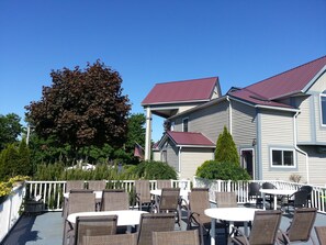 تناول الطعام بالخارج