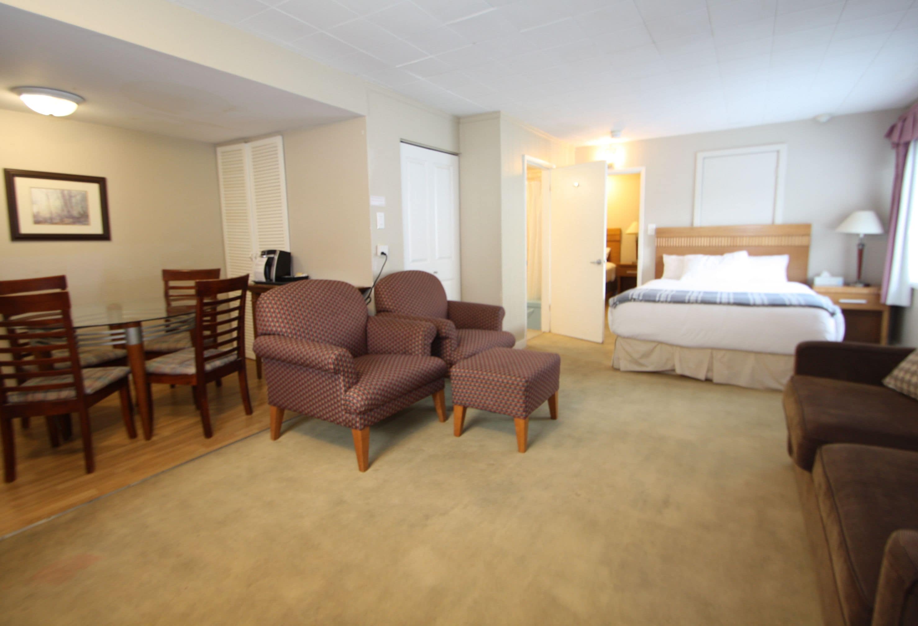 Family Room, 1 Bedroom, 2 Queen Beds, 1 Sofa Bed, Kitche | Free WiFi, bed sheets