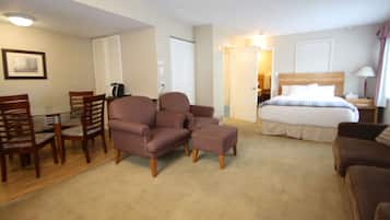 Family Room, 1 Bedroom, 2 Queen Beds, 1 Sofa Bed, Kitche | Free WiFi, bed sheets