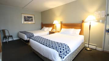 Standard Room, 1 Queen Bed, 1 Double Bed, Kitchen