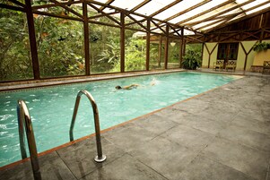 Una piscina techada