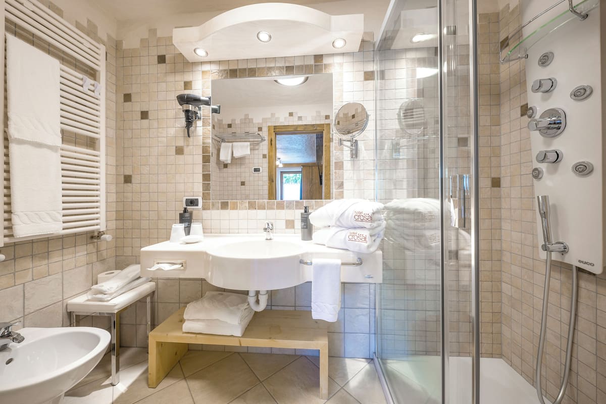 junior room, 1 bedroom, mountain view | bathroom | hair dryer, bathrobes, slippers, bidet