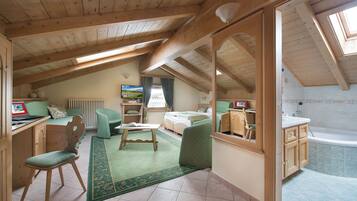 Superior Room | Peralatan tempat tidur hipoalergenik, gebar bulu kapas