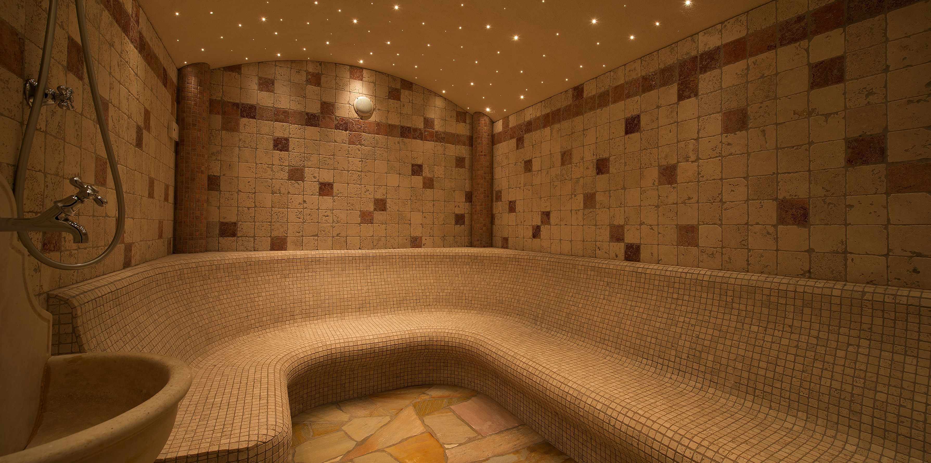 sauna, hot tub, steam room, deep-tissue massages, sports massages