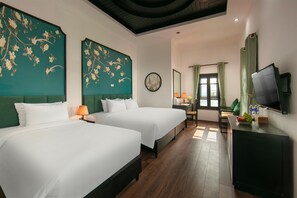 Familienzimmer, Stadtblick (Suite Room) | Hochwertige Bettwaren, Betten mit Memory-Foam-Matratzen, Minibar