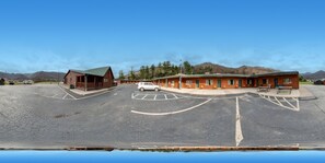 Exterior - Rodeway Inn Harlan (Harlan)