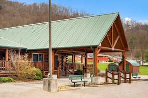 Exterior - Rodeway Inn Harlan (Harlan)