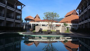 Unclassified image, 2 of 195, button - Green Lake Resort (Chiang Mai)