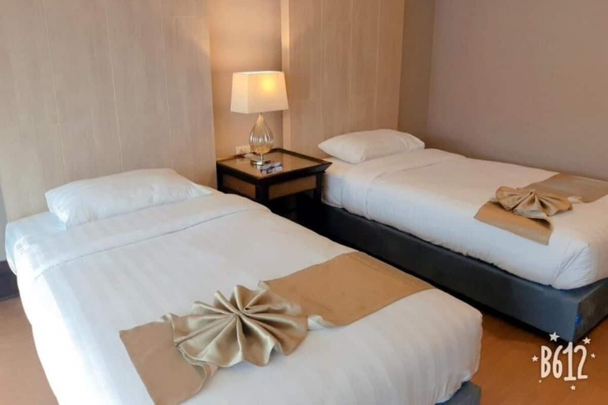 Superior-Zweibettzimmer, Balkon, Poolblick