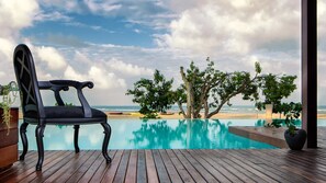 Sábanas de algodón egipcio, ropa de cama de alta calidad y minibar 