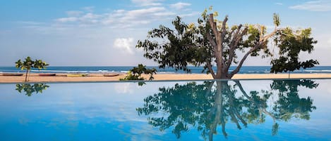 Outdoor pool, sun loungers