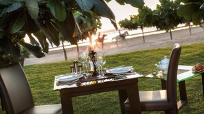 Se sirven desayunos, almuerzos y cenas; cocina internacional