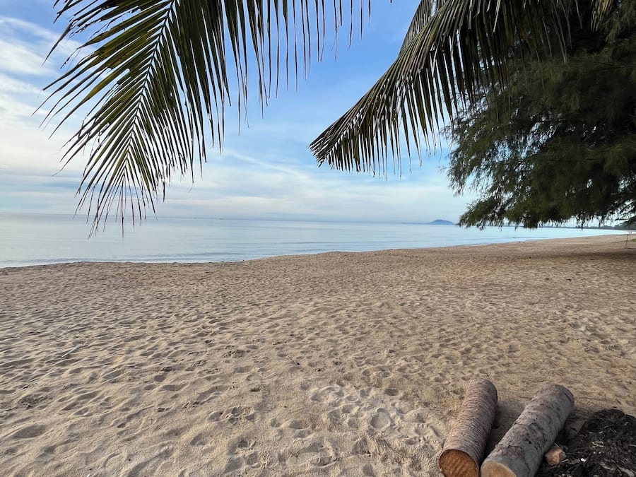 Private beach, sun loungers, beach umbrellas, beach towels