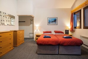 Free cribs/infant beds, bed sheets - Hotel L'Aigle (Valmeinier)