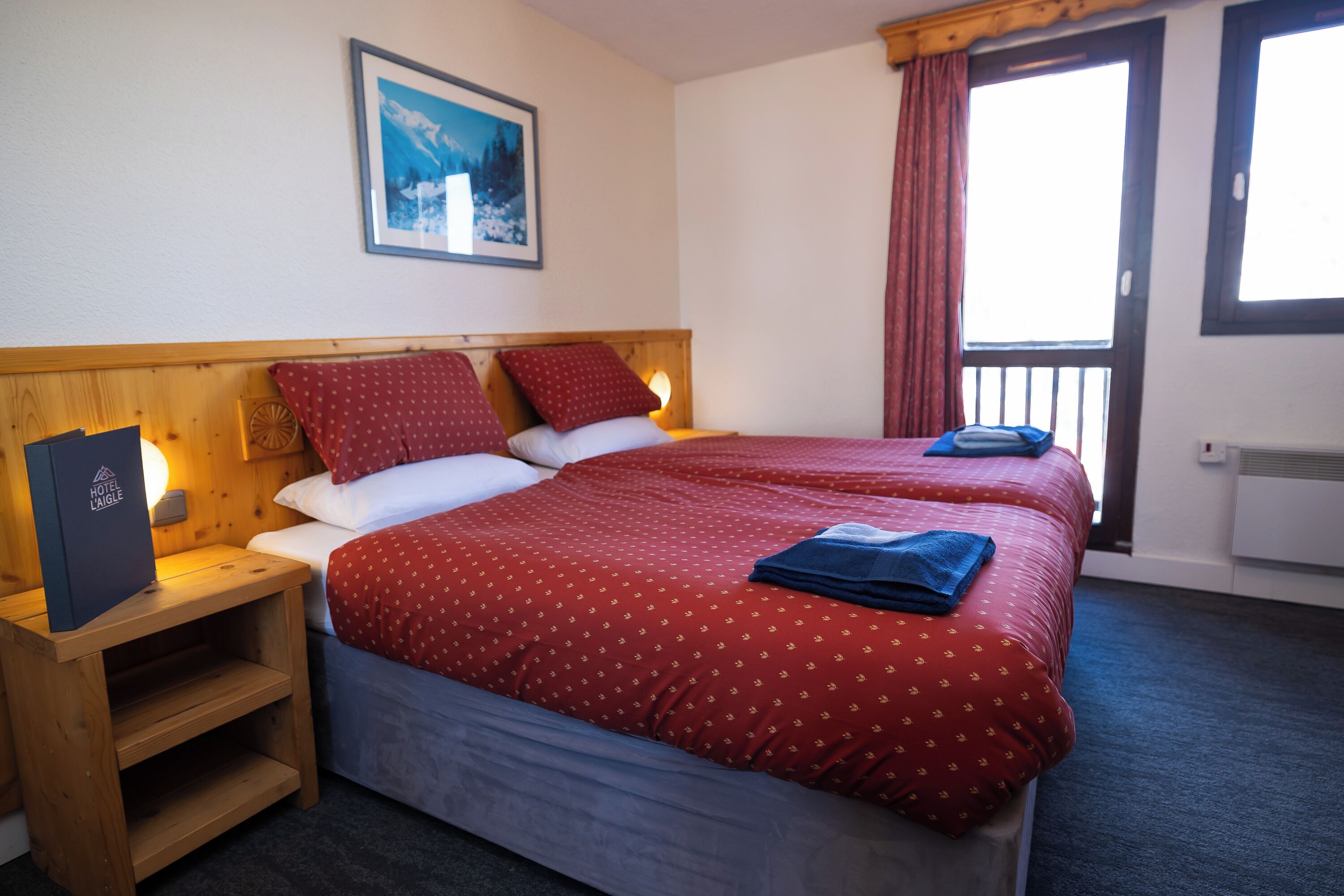 Free cots/infant beds, bed sheets