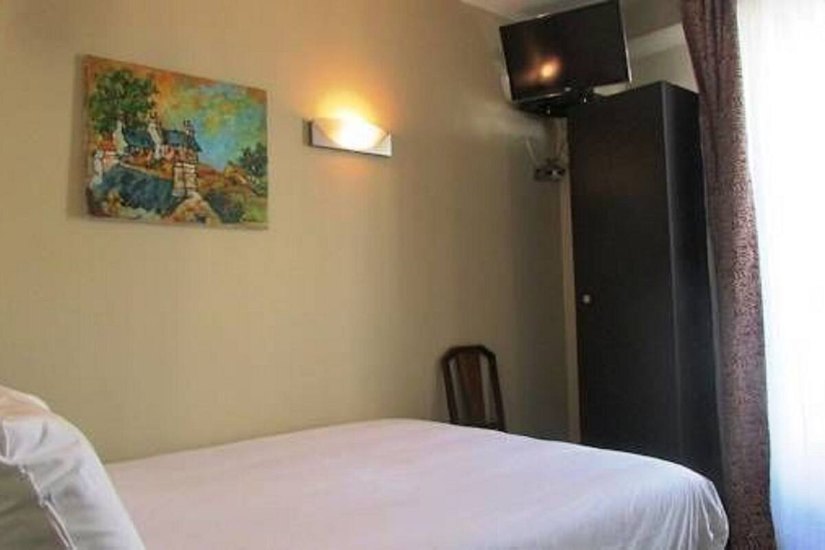Single Room | WiFi (free), bed sheets
