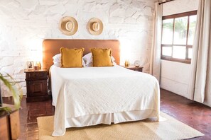 Free WiFi, bed sheets - Cacao Boutique Hotel (Antigua Guatemala)