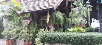 Smile Society Boutique Hostel