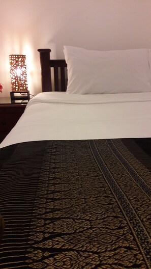 Standard double room (No Window) - Smile Society Boutique Hostel (Bangkok)