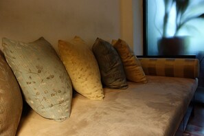 Interior entrance - Smile Society Boutique Hostel (Bangkok)