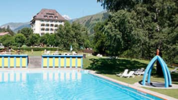 Indoor pool, seasonal outdoor pool, pool loungers