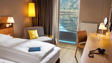 Classic Double Room, Lake View | Hypo-allergenic bedding, in-room safe, desk, laptop workspace