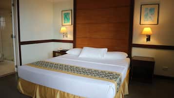Business Suite | Desk, rollaway beds, free WiFi