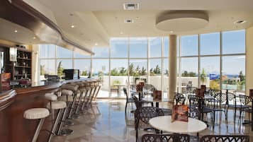 3 Bars/Lounges, Poolbar, Strandbar