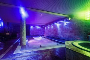 热水浴缸、湿蒸房、身体护理、水疗法、体膜护理、排毒体膜