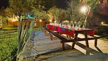 Outdoor dining