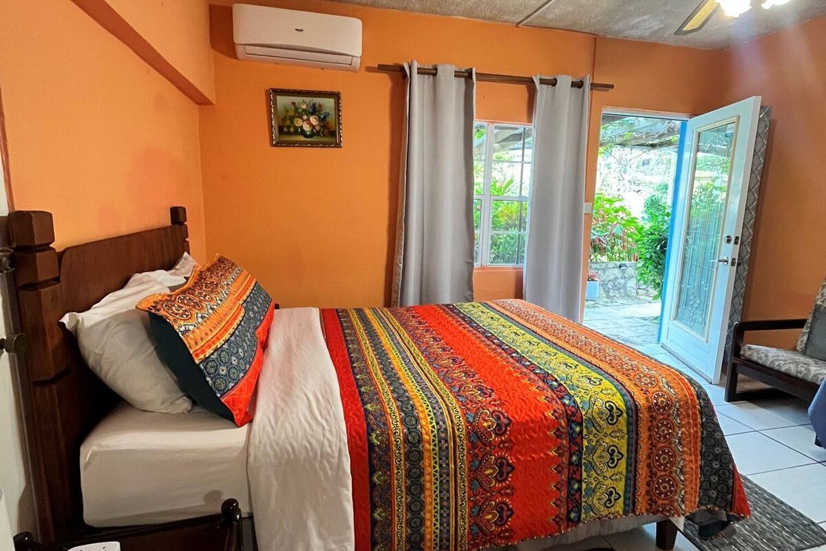 1 bedroom, individually decorated, individually furnished