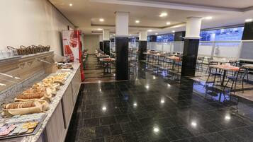 Tägliches inbegriffenes Frühstücksbuffet