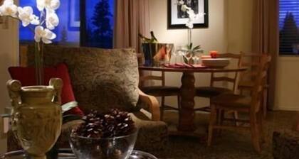 GetAways at the Lodge at Kingsbury Crossing