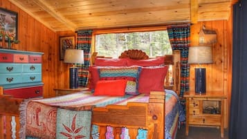 3- Aztec Cabin | Iron/ironing board, free WiFi, bed sheets
